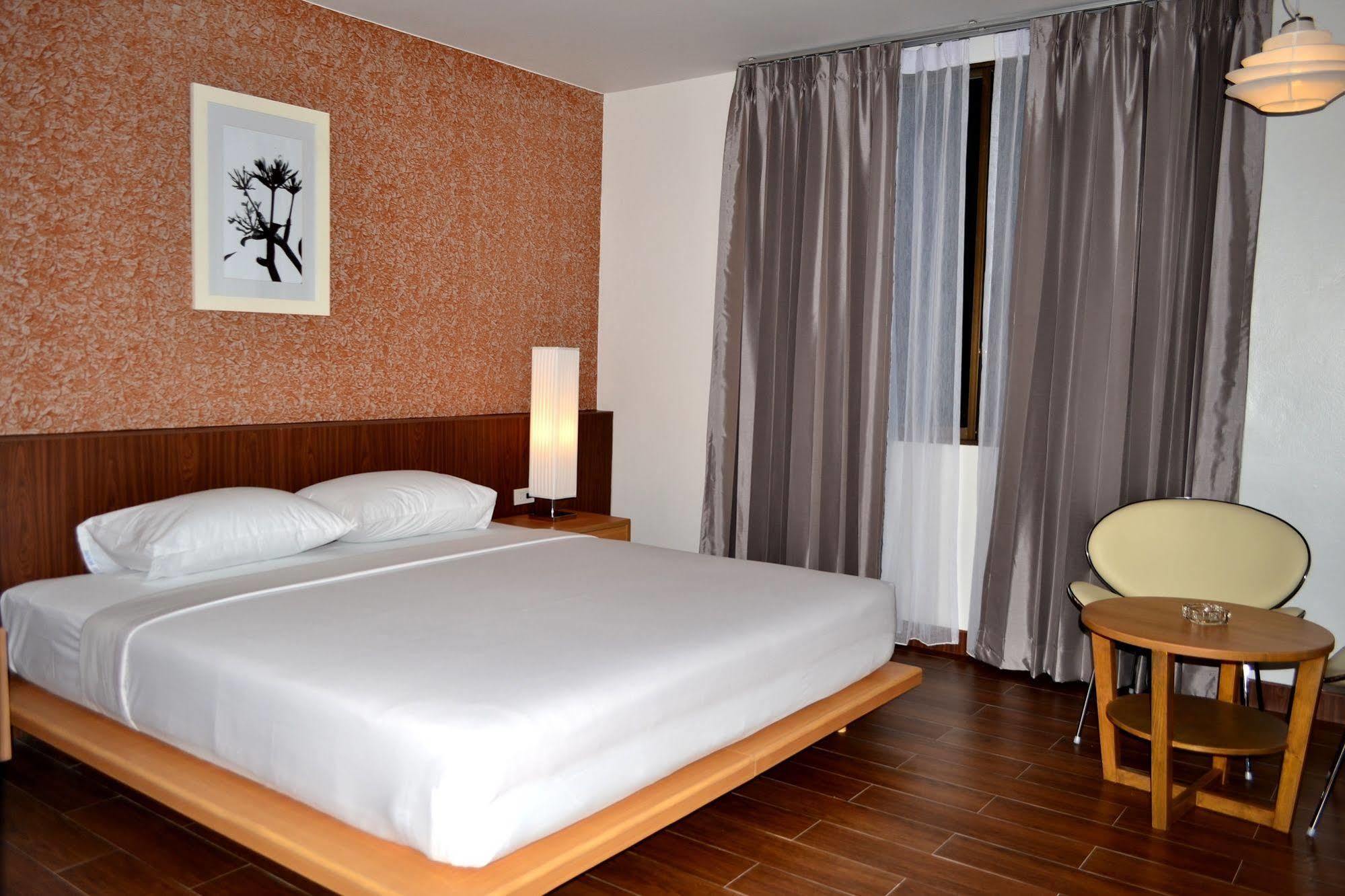 פאטאיה Flipper Lodge Hotel - Sha Extra Plus מראה חיצוני תמונה
